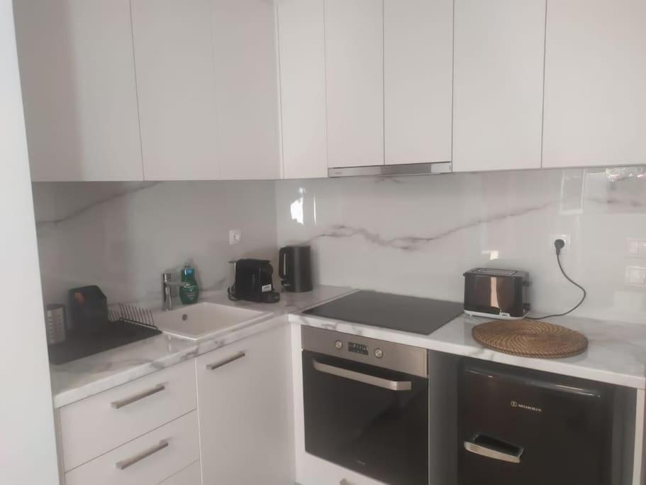 Studio Apartment With All Amenities In Kolonaki Atina Dış mekan fotoğraf